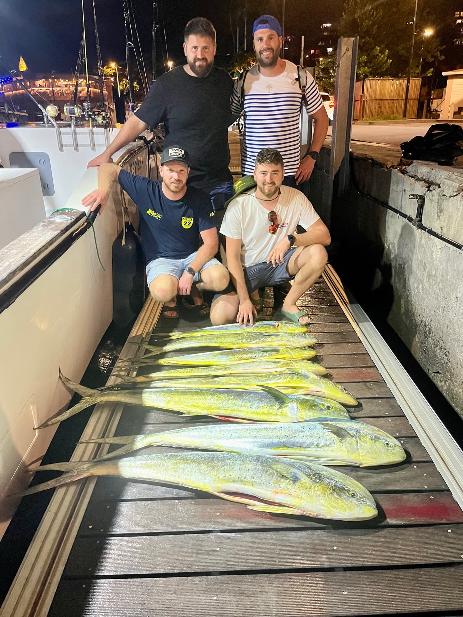 Dorades coryphènes (mahi-mahi) ramenées au port de Saint-Gilles