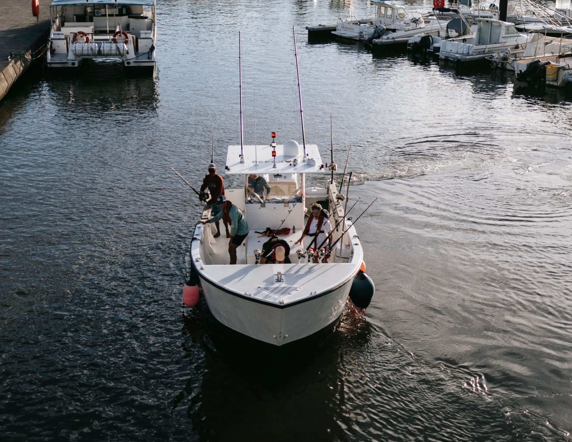Pont du Calypso, bateau de pêche au gros à Saint-Gilles-les-Bains